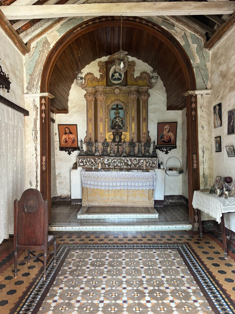 The relic containing the fingernail of Saint Francis Xavier, showcased in a case within the chapel inside Braganza house